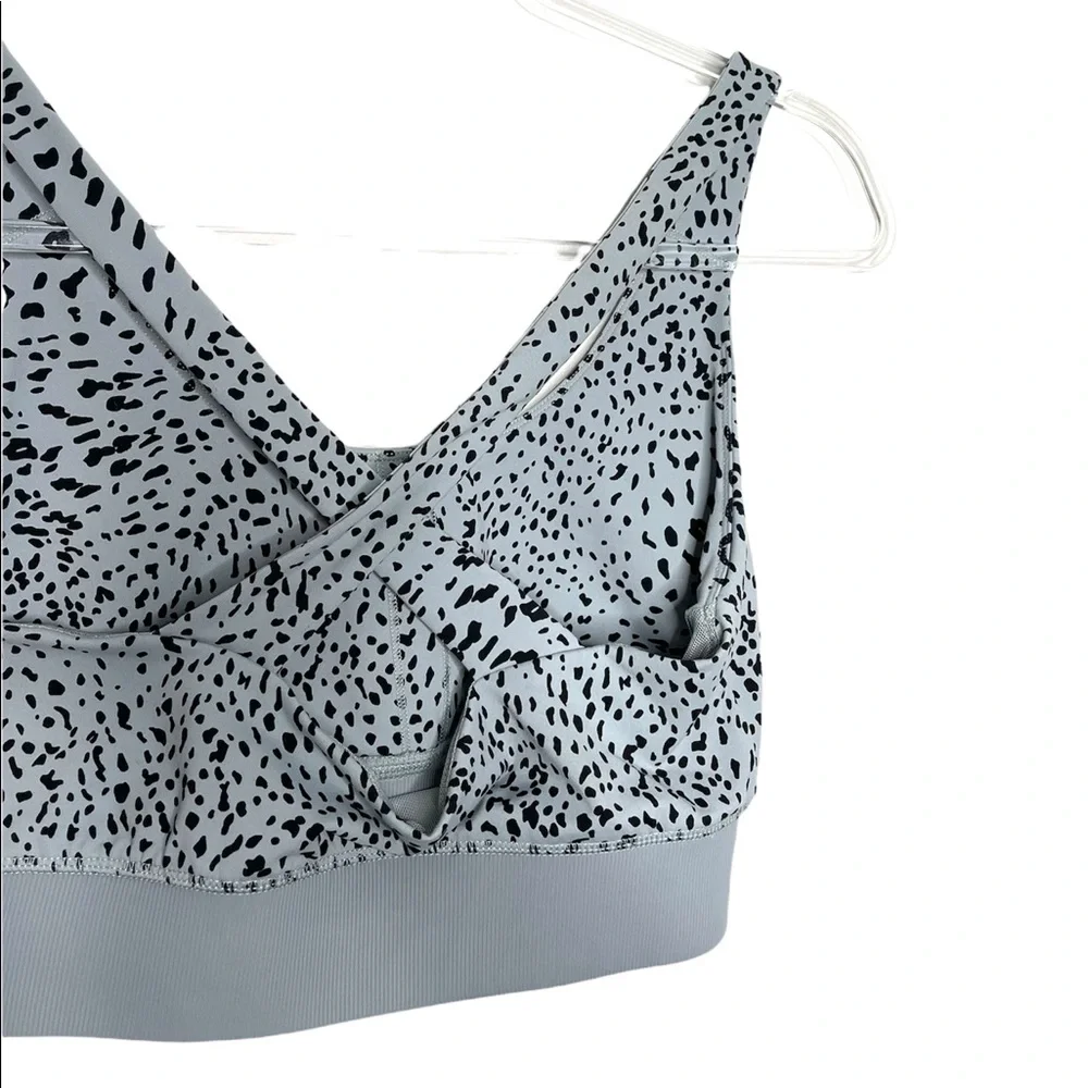 MONROW | Movement Mini Cheetah Sports Bra Good Gray Medium